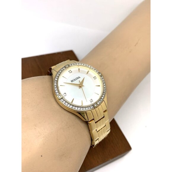 Bulova Women's Watch 98L274 Quartz Mother of Pearl White Dial Gold Gemmed 32mm - Picture 5 of 14